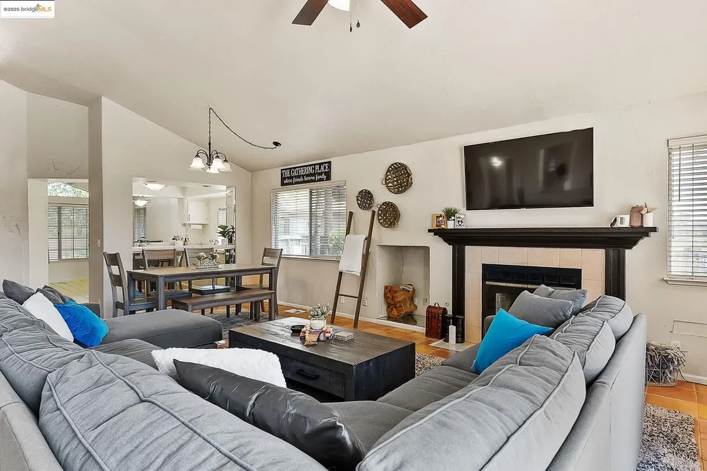 2244 Colonial Court Discovery Bay CA 94505