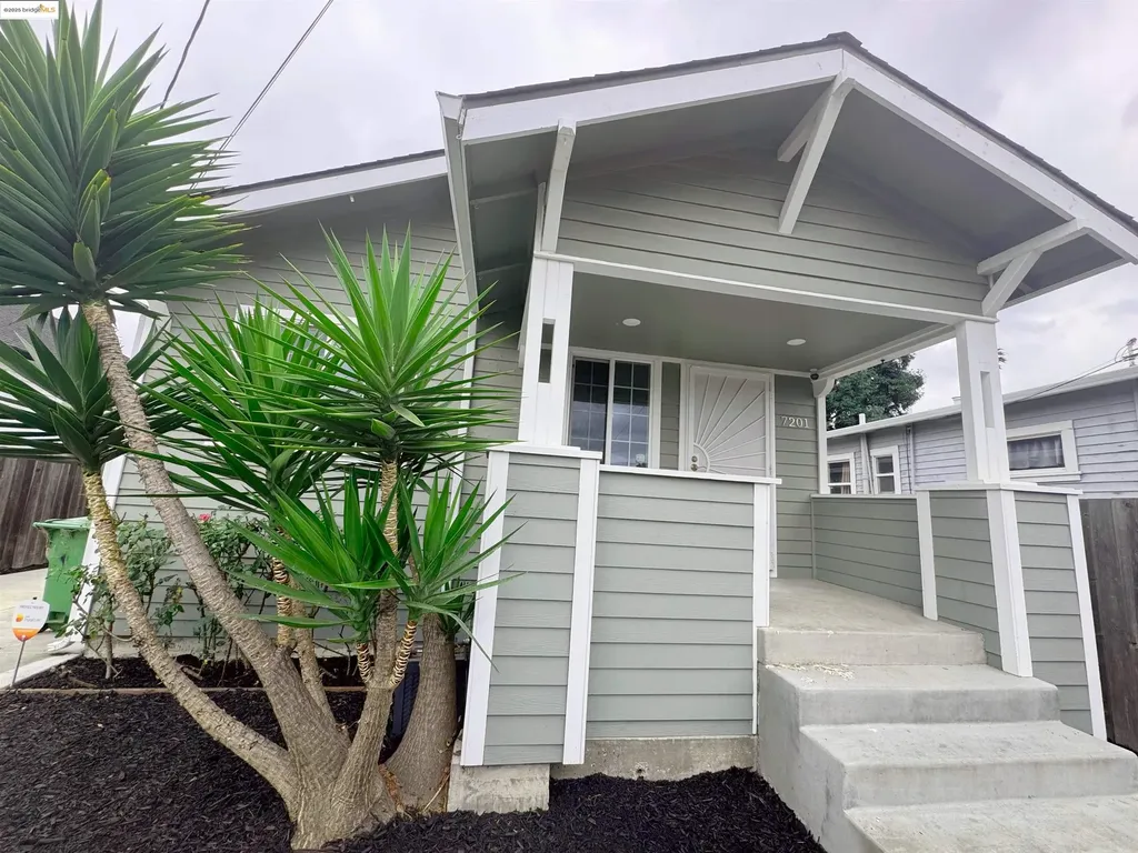 7201 Lockwood Street Oakland CA 94621