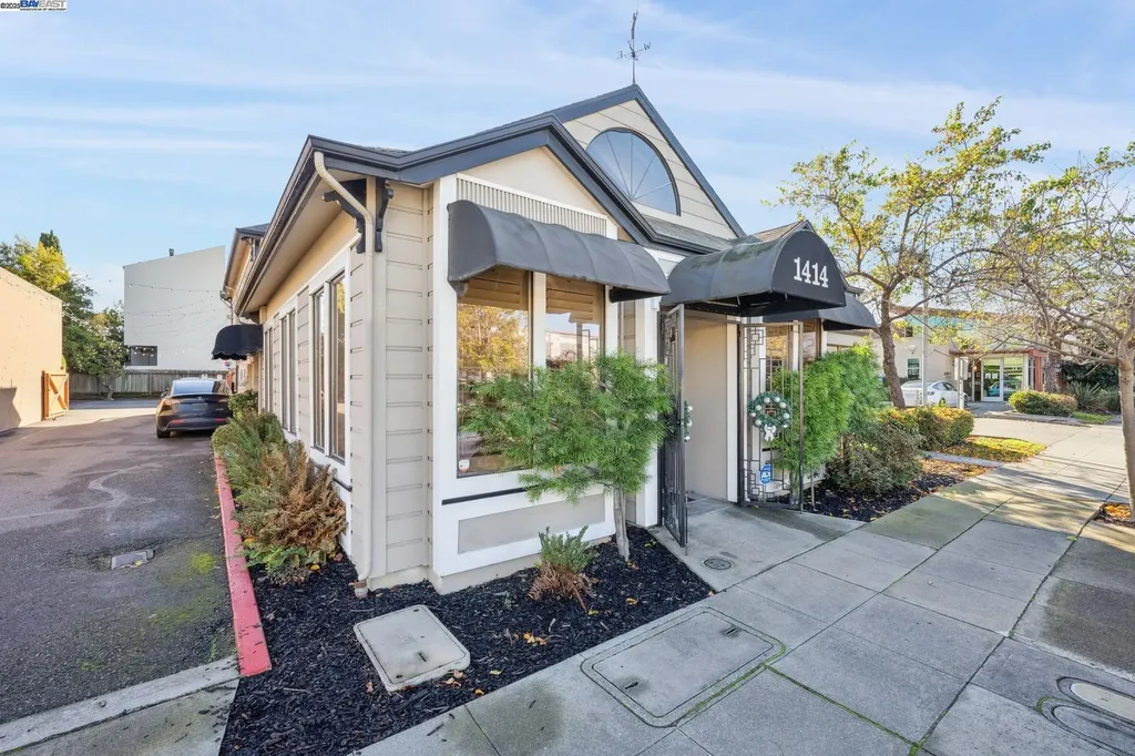 1414 Everett Street Alameda CA 94501