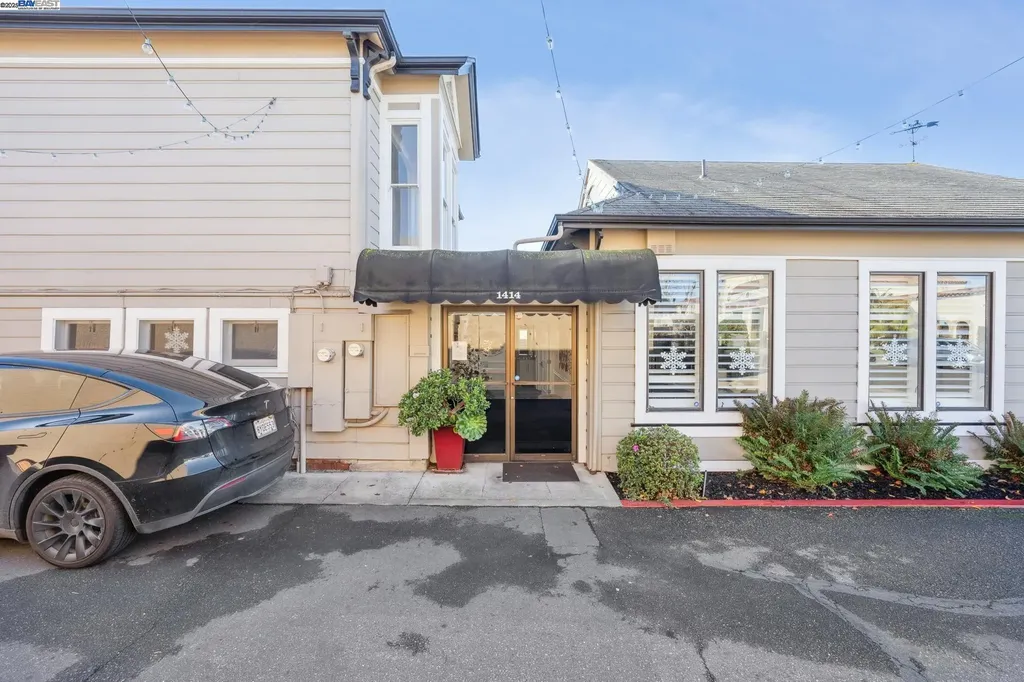 1414 Everett Street Alameda CA 94501