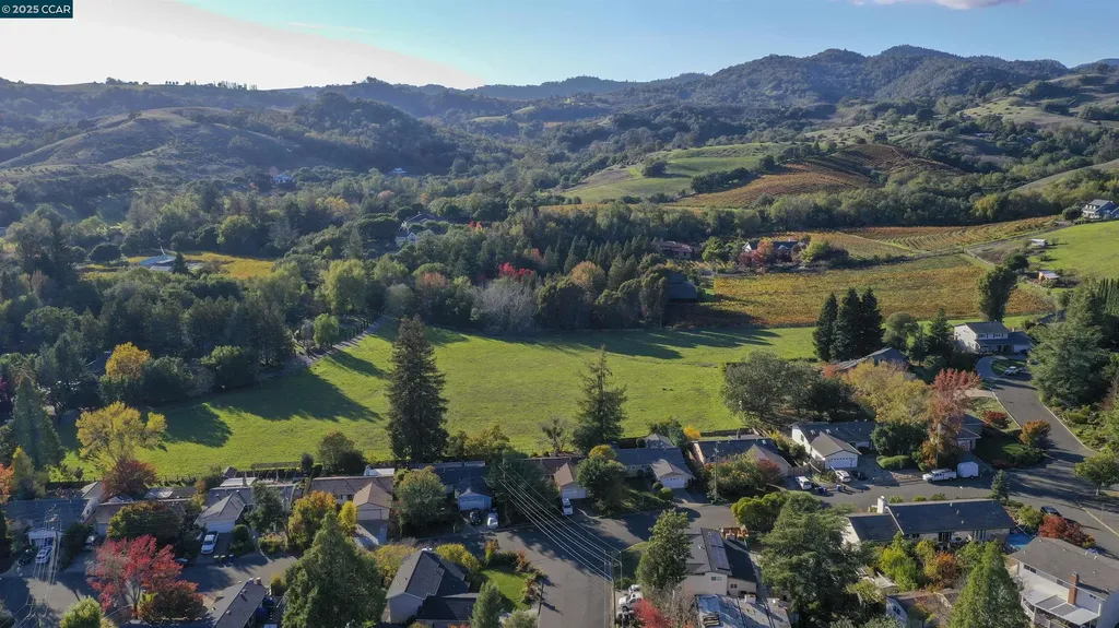 1015 Borrette Court Napa CA 94558