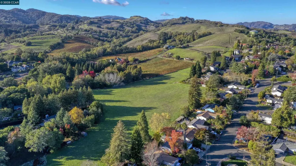 1015 Borrette Court Napa CA 94558