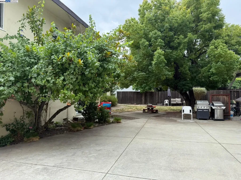 987 Paulson Lafayette CA 94549