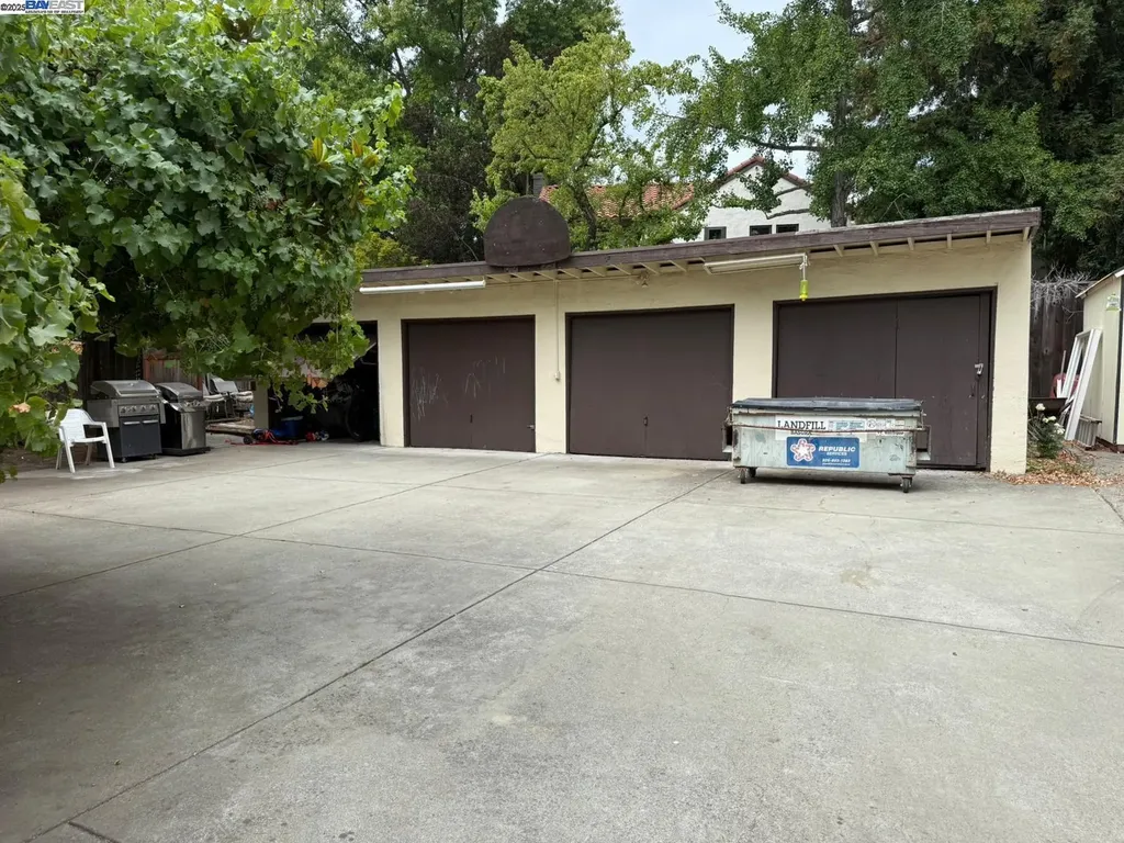 987 Paulson Lafayette CA 94549