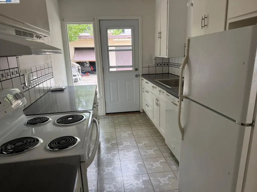 987 Paulson Lafayette CA 94549