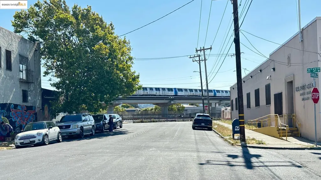 2031-2033 Chanslor Avenue Richmond CA 94801