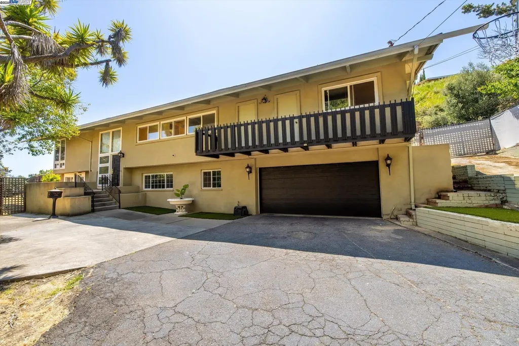 18485 Almond Road Castro Valley CA 94546