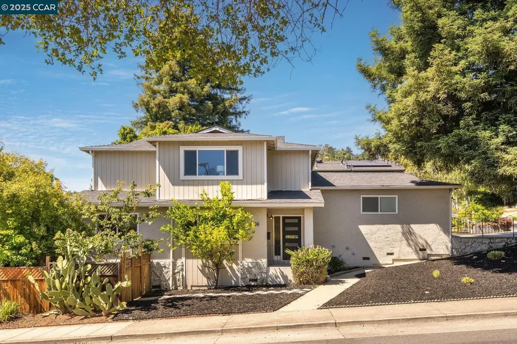 3686 Redwood Road Oakland CA 94619