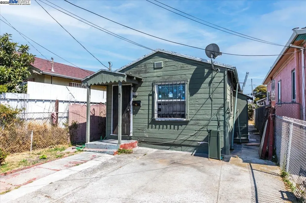 1058 71st Avenue Oakland CA 94621