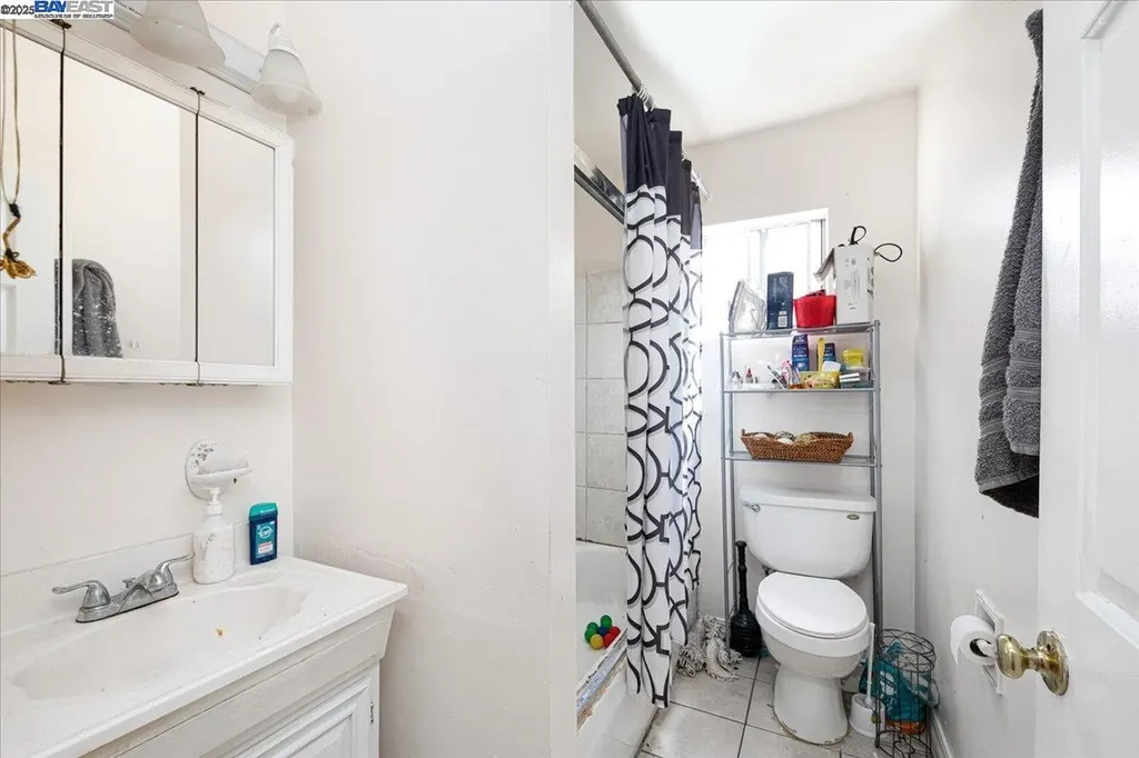 1058 71st Avenue Oakland CA 94621