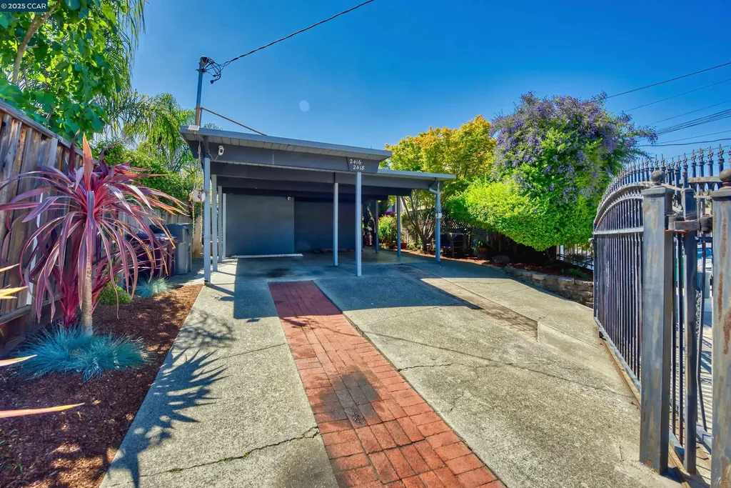 2416-2418 Kingsland Avenue Oakland CA 94601