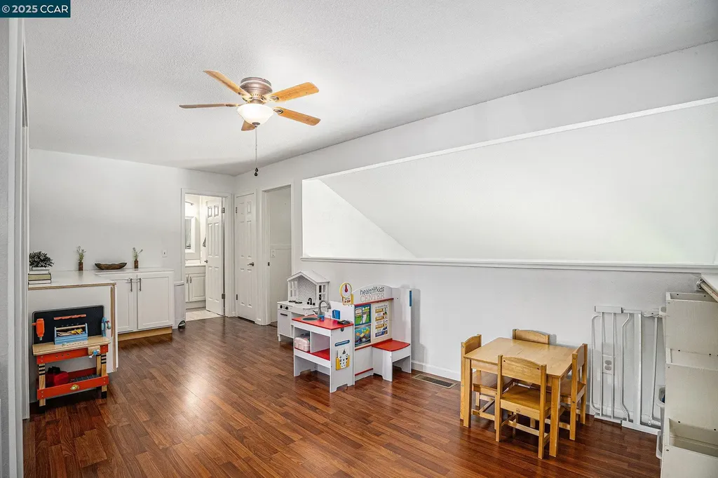 354 Hazelnut Lane Oakley CA 94561