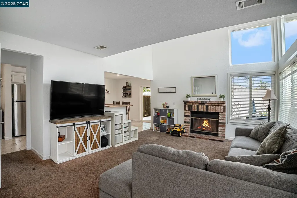 354 Hazelnut Lane Oakley CA 94561