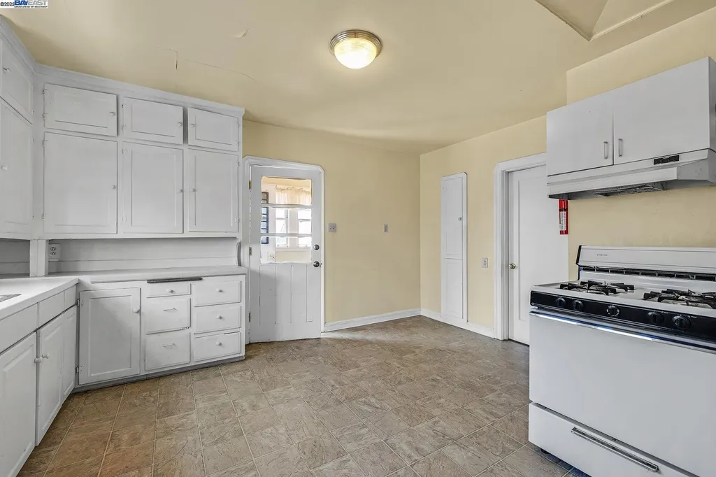 1755 Washington Avenue San Leandro CA 94577