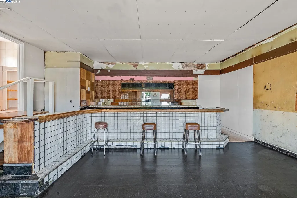 1755 Washington Avenue San Leandro CA 94577