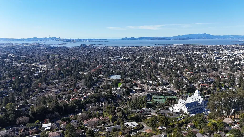 142 Gravatt Drive Berkeley CA 94705