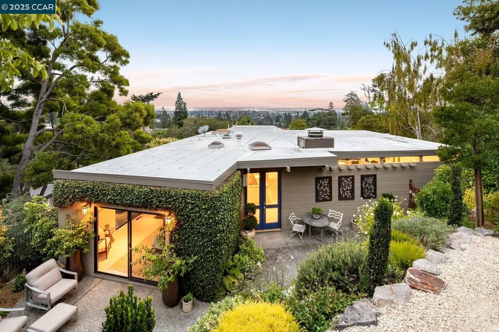 5474 La Salle Avenue Oakland CA 94611