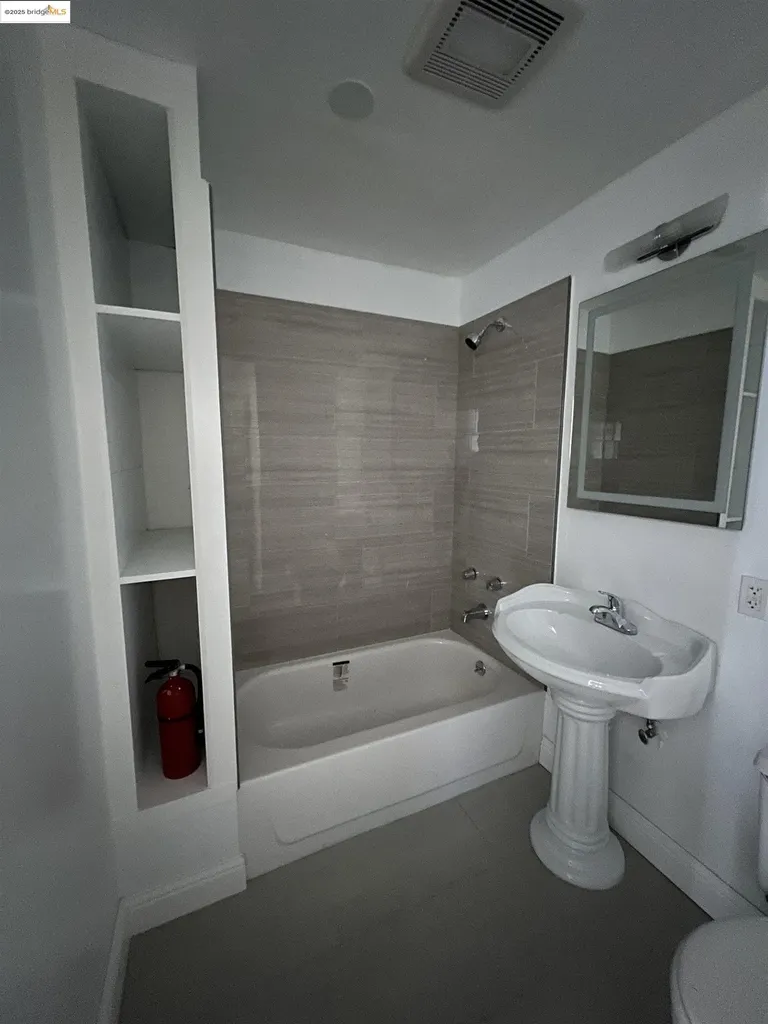3244 Ellis Street Berkeley CA 94703