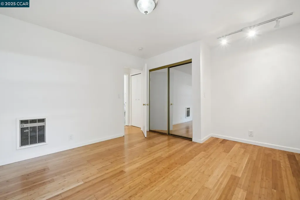150 Pearl Street Oakland CA 94611