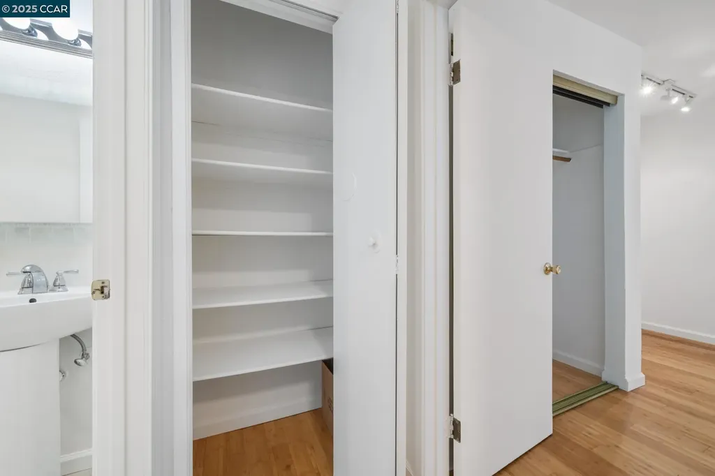 150 Pearl Street Oakland CA 94611