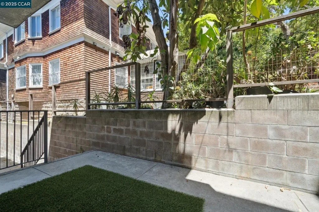 150 Pearl Street Oakland CA 94611