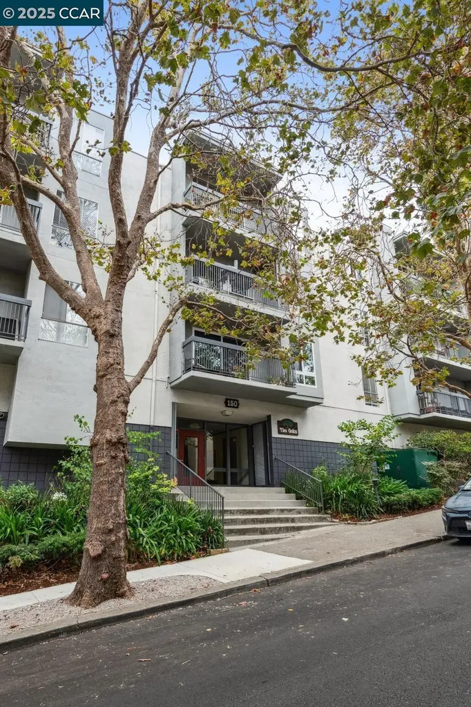 150 Pearl Street Oakland CA 94611