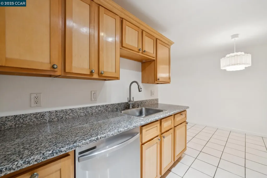150 Pearl Street Oakland CA 94611