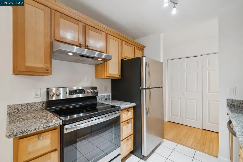 150 Pearl Street Oakland CA 94611