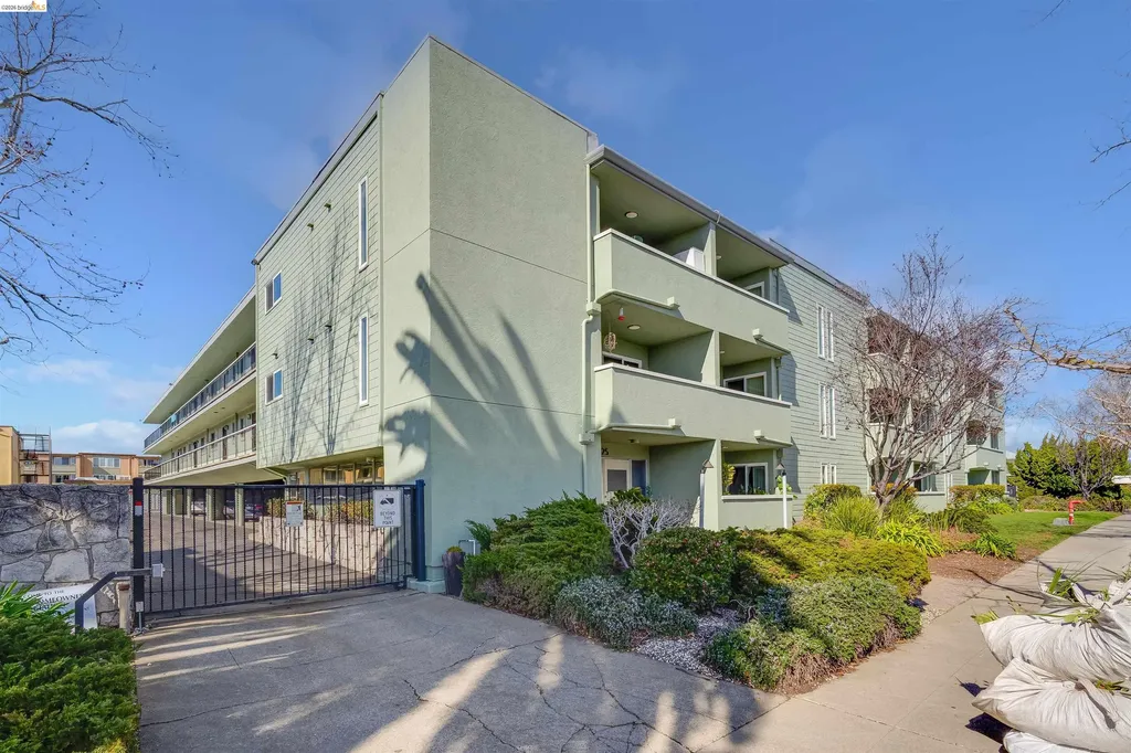 325 Kitty Hawk Road Alameda CA 94501