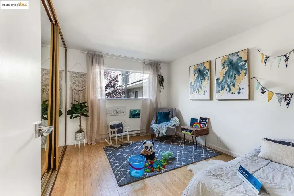 325 Kitty Hawk Road Alameda CA 94501