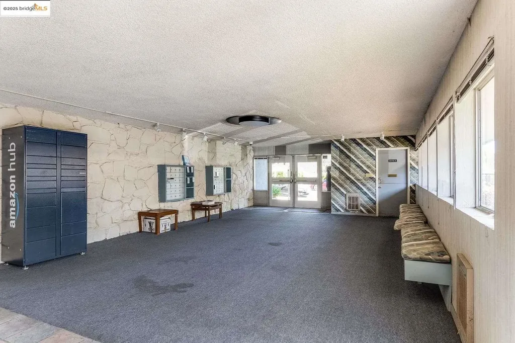 325 Kitty Hawk Road Alameda CA 94501