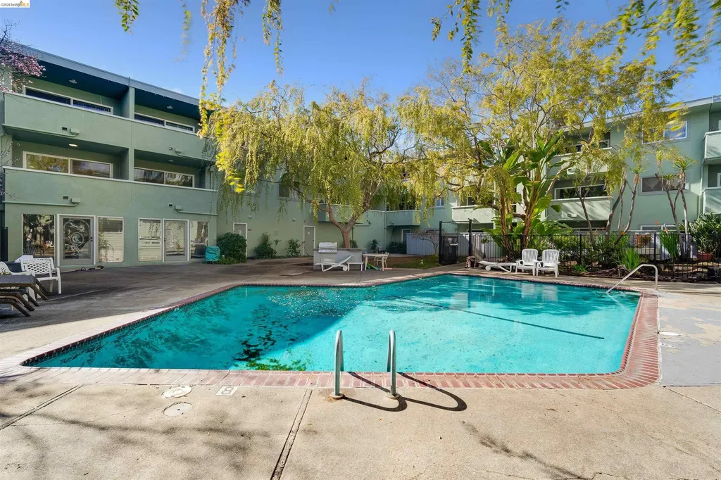325 Kitty Hawk Road Alameda CA 94501