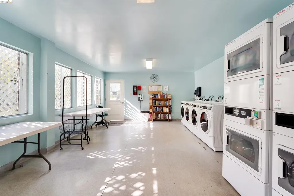 325 Kitty Hawk Road Alameda CA 94501