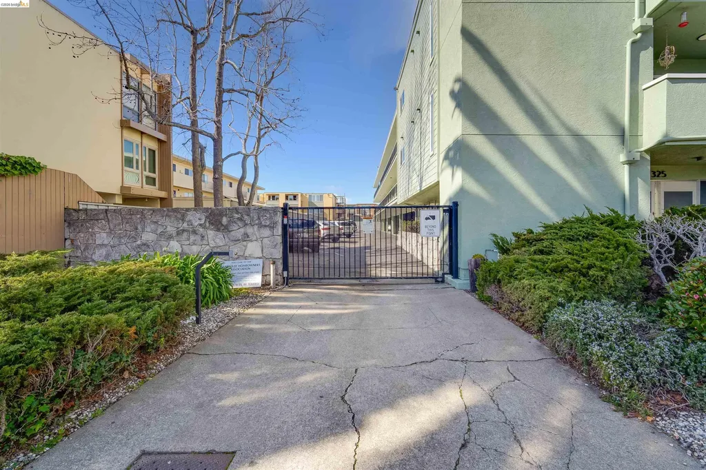 325 Kitty Hawk Road Alameda CA 94501