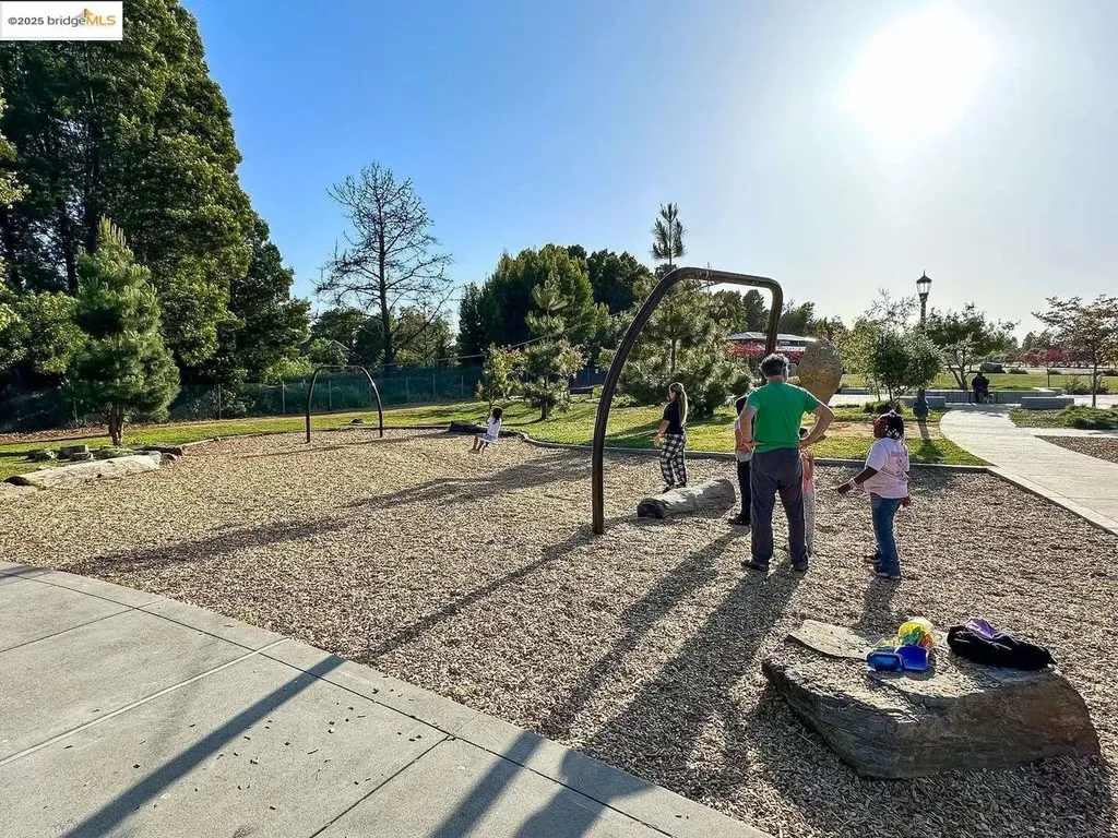 325 Kitty Hawk Road Alameda CA 94501
