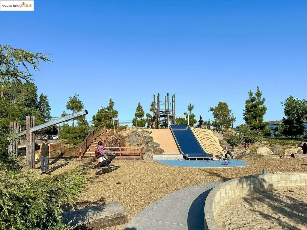 325 Kitty Hawk Road Alameda CA 94501