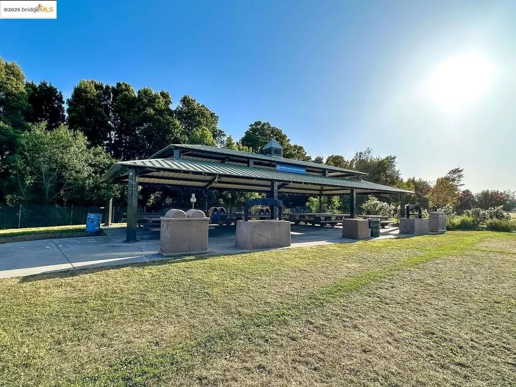325 Kitty Hawk Road Alameda CA 94501