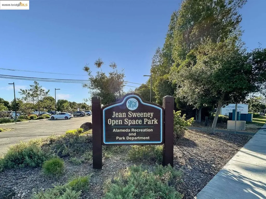 325 Kitty Hawk Road Alameda CA 94501