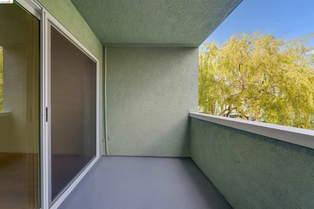 325 Kitty Hawk Road Alameda CA 94501