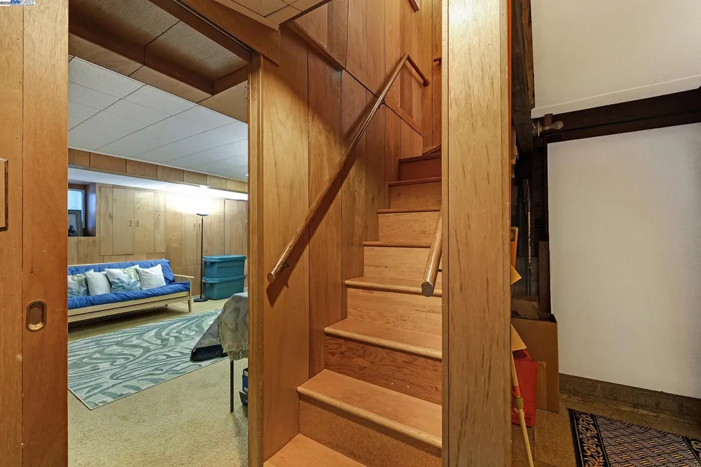 2863 Burton Drive Oakland CA 94611