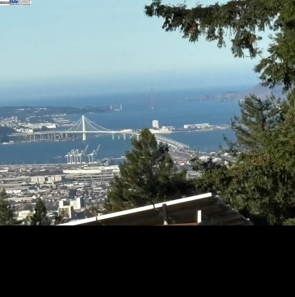 2863 Burton Drive Oakland CA 94611