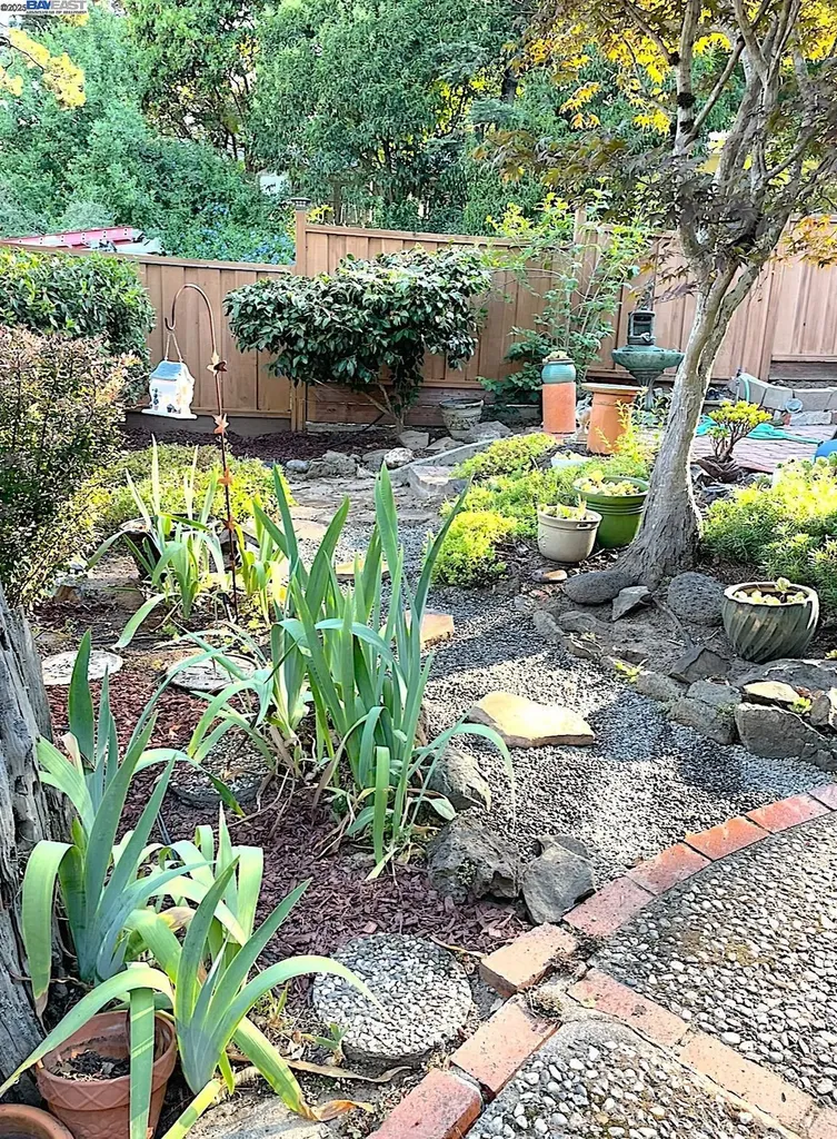 2863 Burton Drive Oakland CA 94611