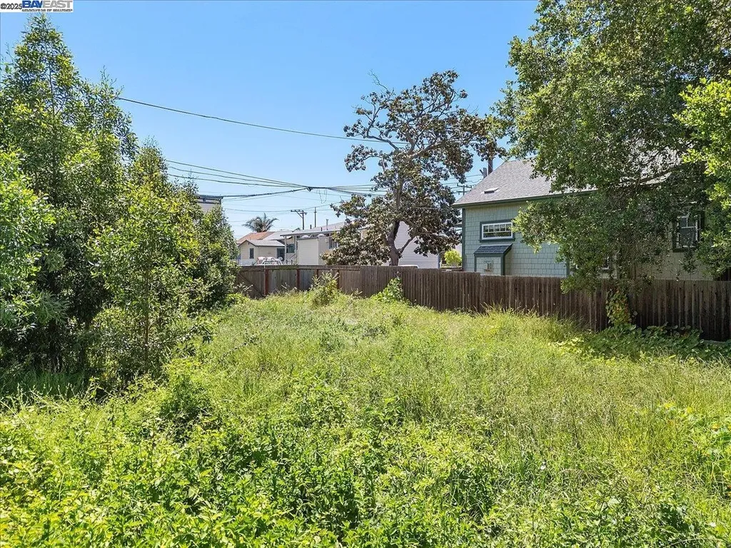 310 Spruce Street Alameda CA 94501