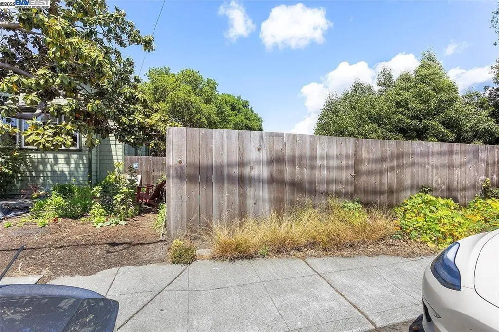 310 Spruce Street Alameda CA 94501