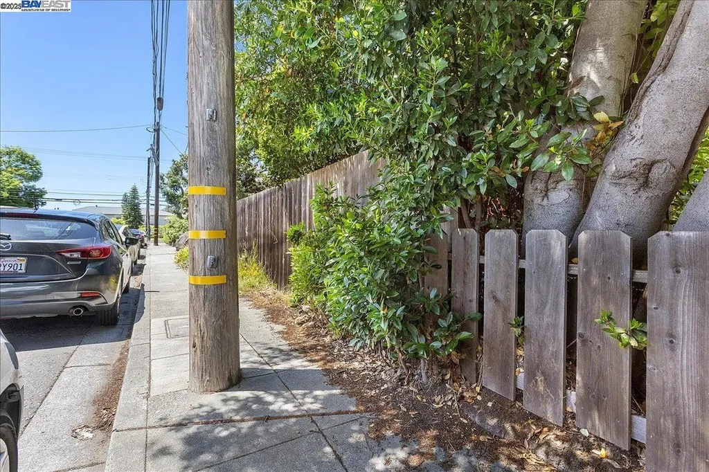 310 Spruce Street Alameda CA 94501