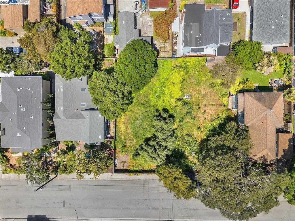 310 Spruce Street Alameda CA 94501