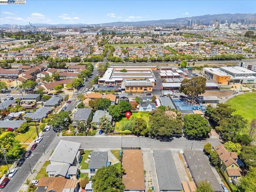 310 Spruce Street Alameda CA 94501