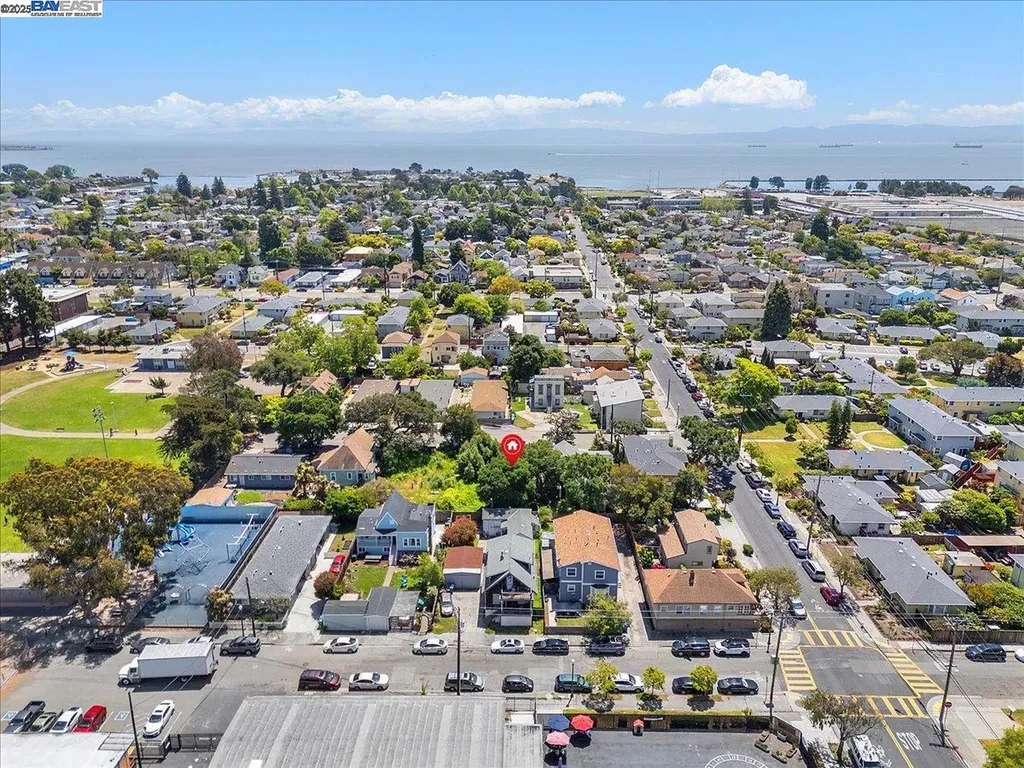 310 Spruce Street Alameda CA 94501