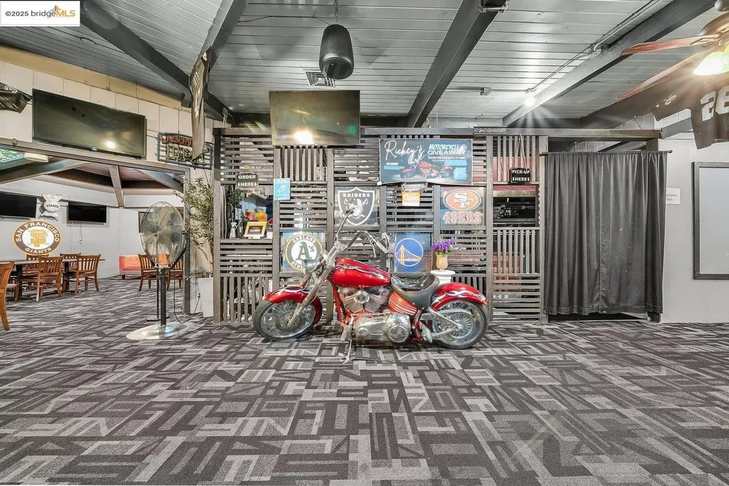 15028 Hesperian Boulevard San Leandro CA 94578