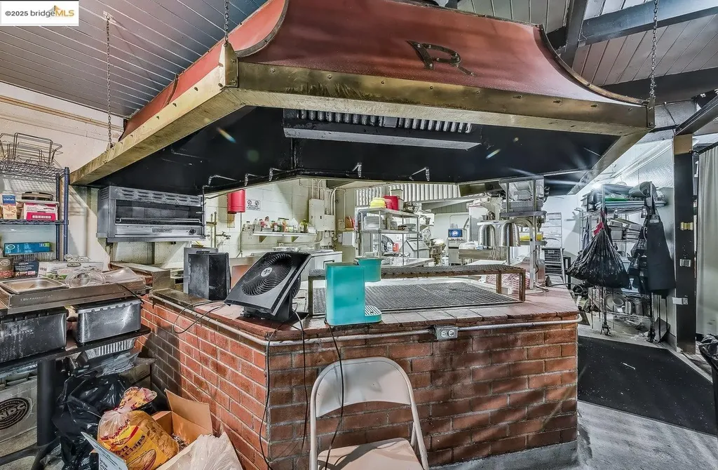 15028 Hesperian Boulevard San Leandro CA 94578